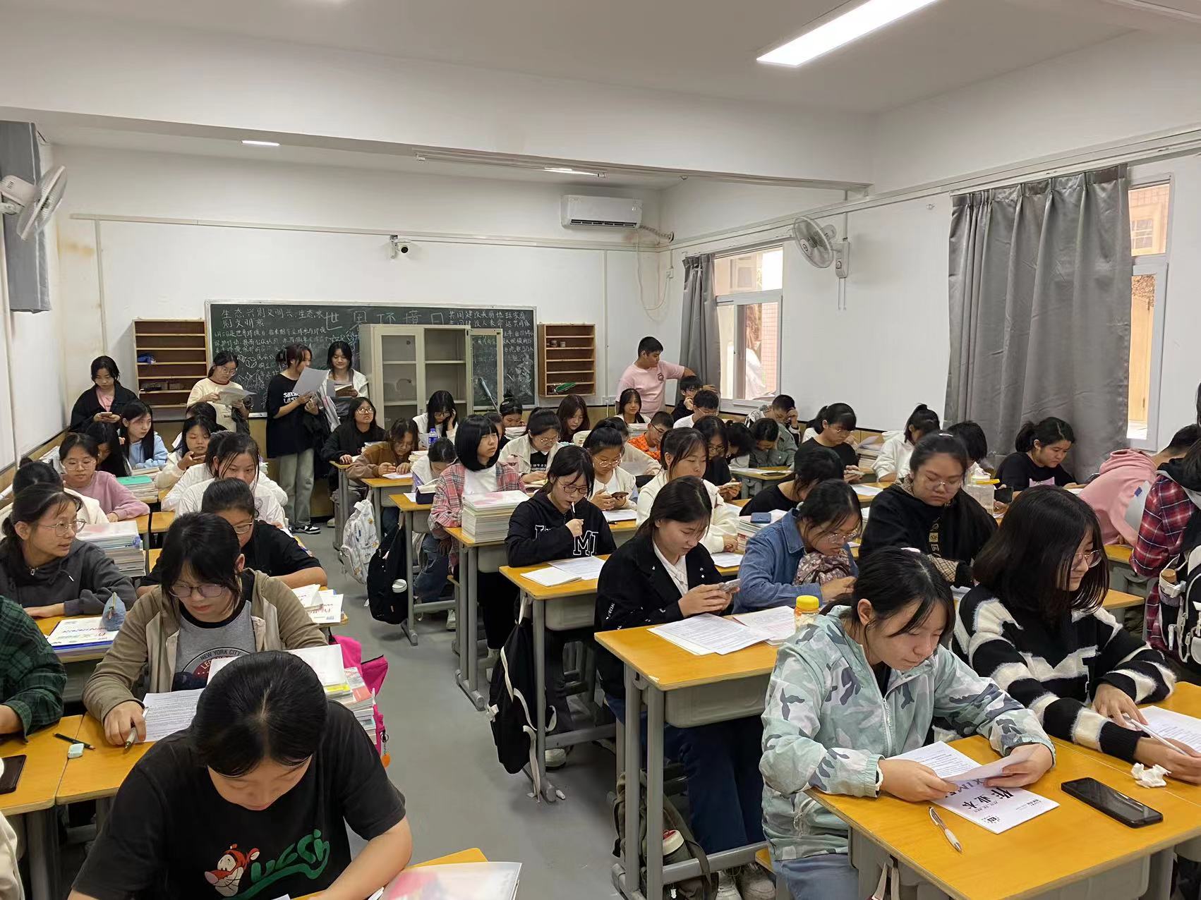 我校开展外省户籍学生在陕参加职业教育高考政策说明会(图4)